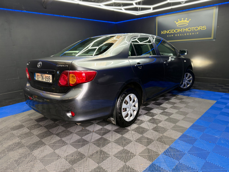 2007 Toyota Corolla - image 12