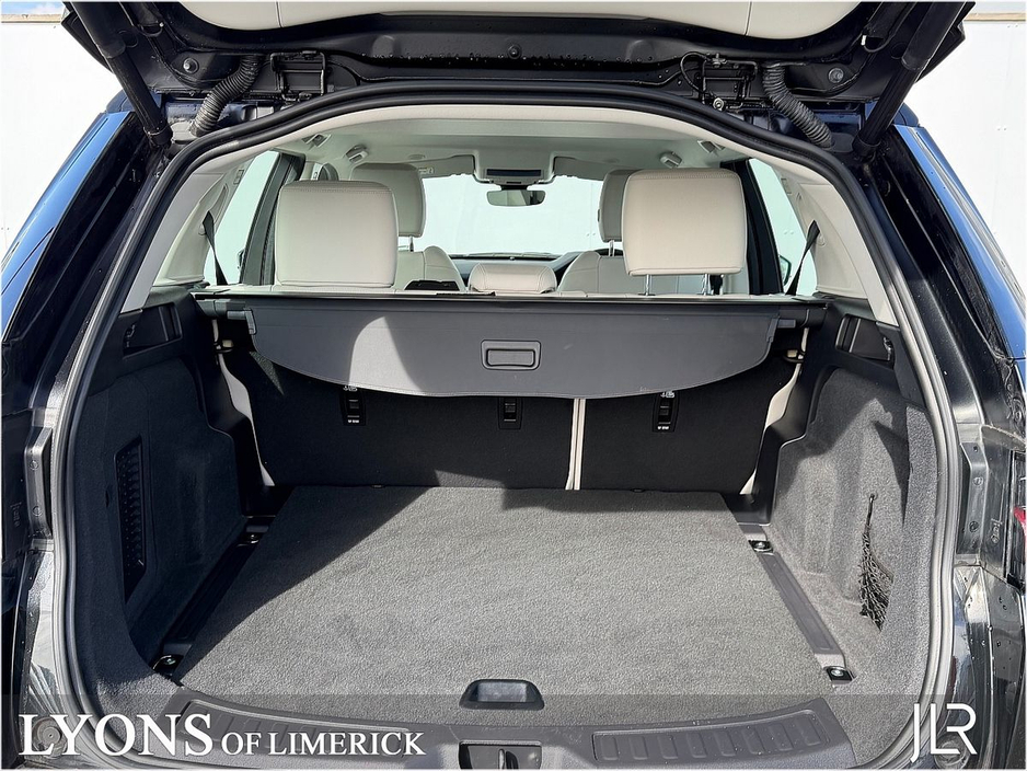 2025 Land Rover Discovery Sport - image 9