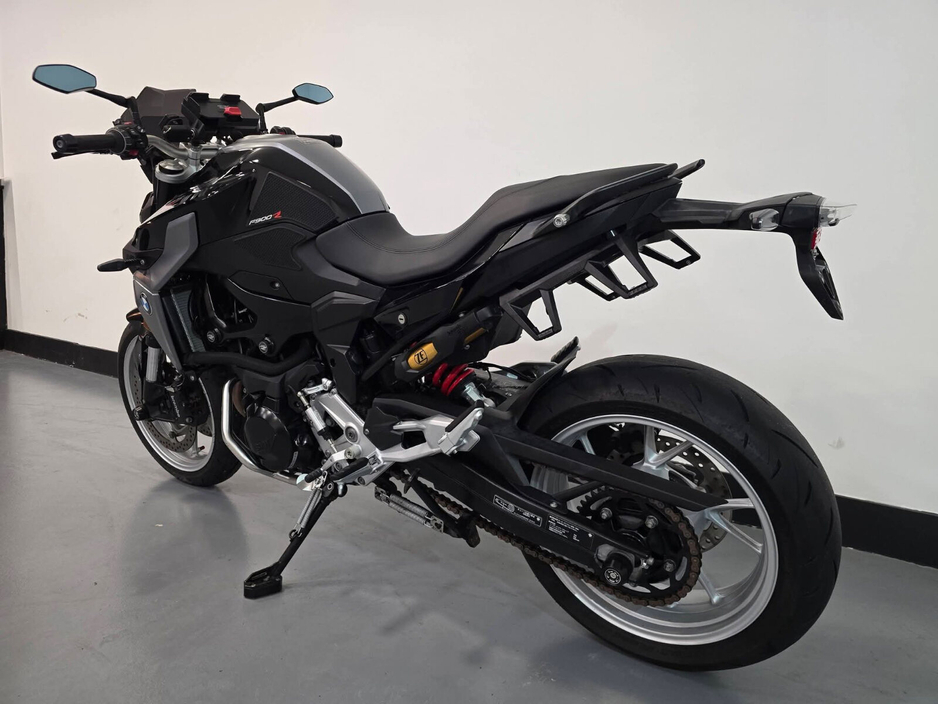 2022 BMW F900R - image 6