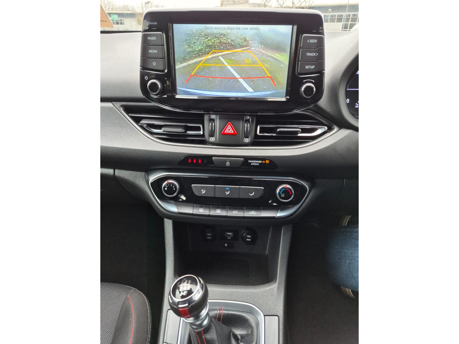 2022 Hyundai i30 - image 13