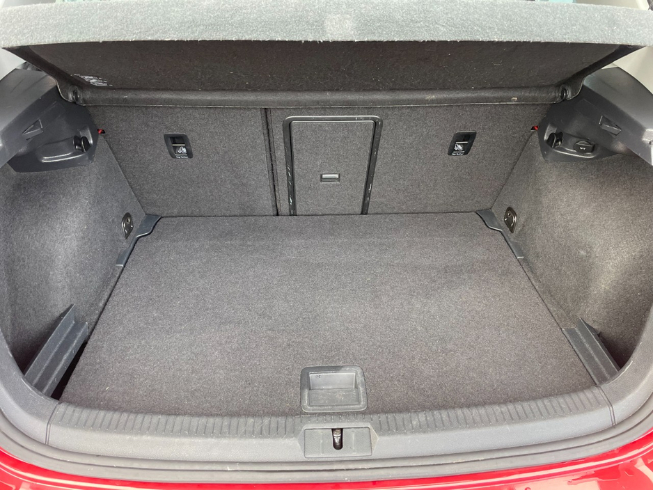 2016 Volkswagen Golf - image 6