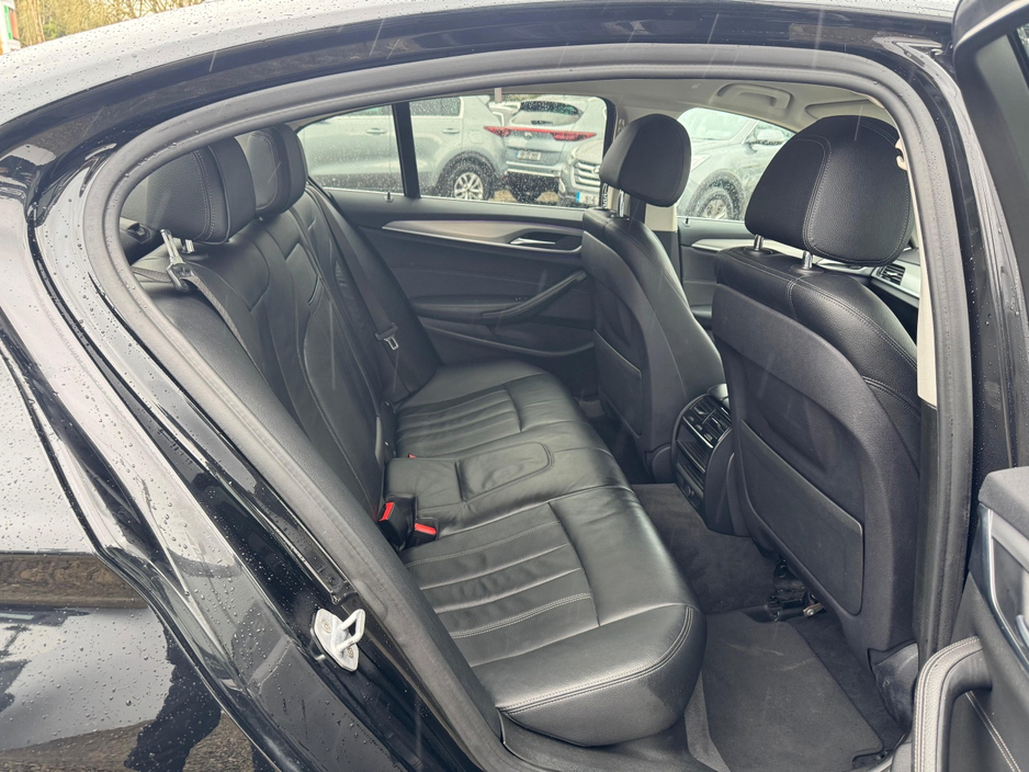 2019 BMW 5 Series - image 12