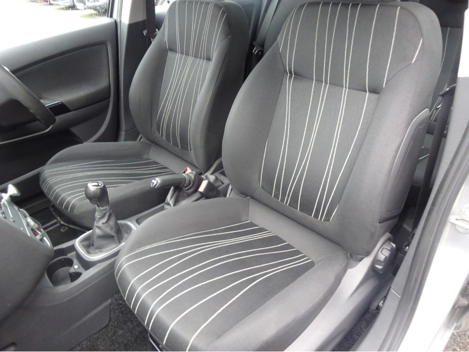 2010 Opel Corsa - image 14