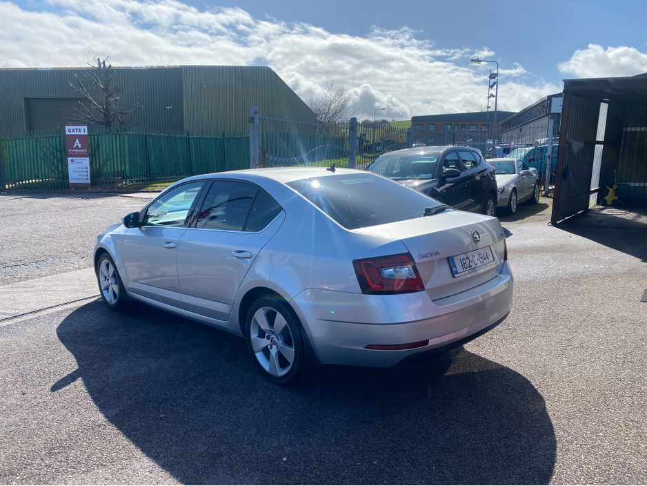 2018 Skoda Octavia - image 4
