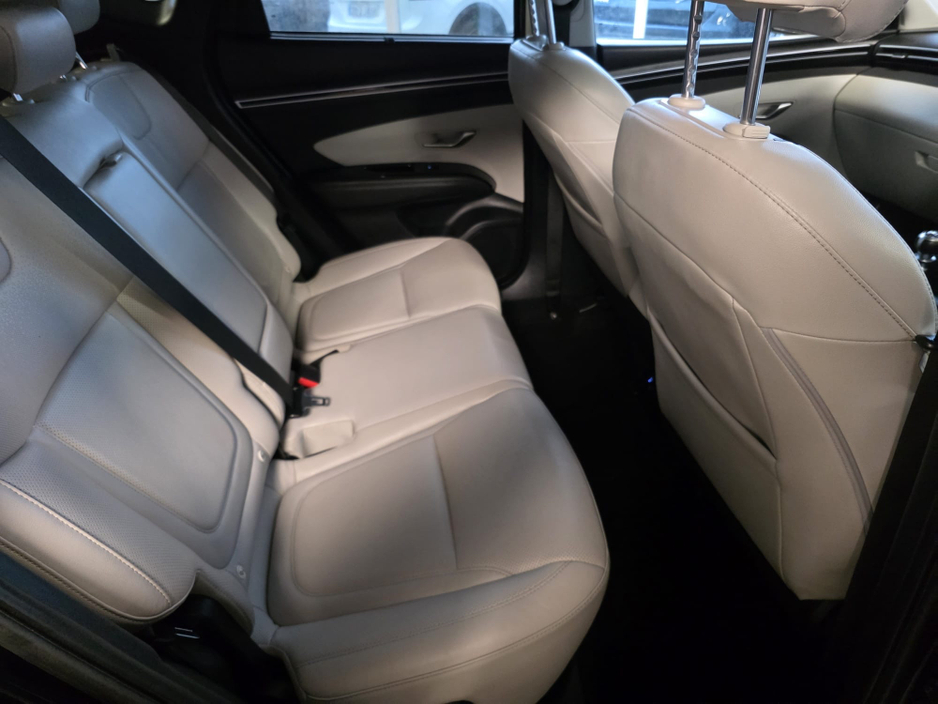 2022 Hyundai Tucson - image 13