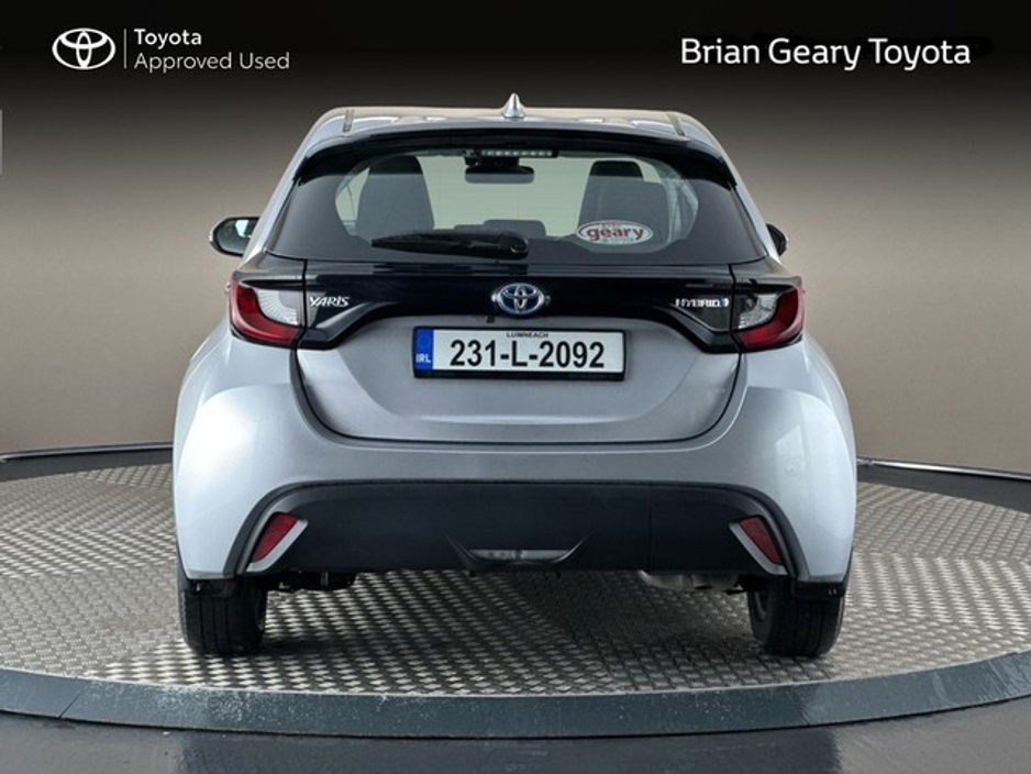 2023 Toyota Yaris HYBRID LUNA €23,950
