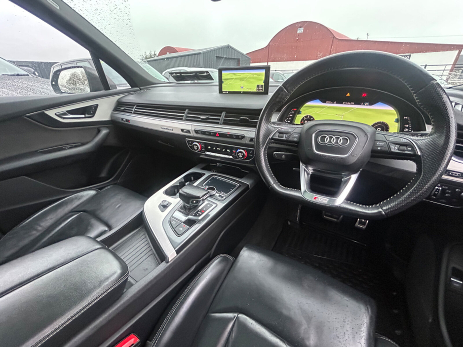 2017 Audi Q7 - image 8
