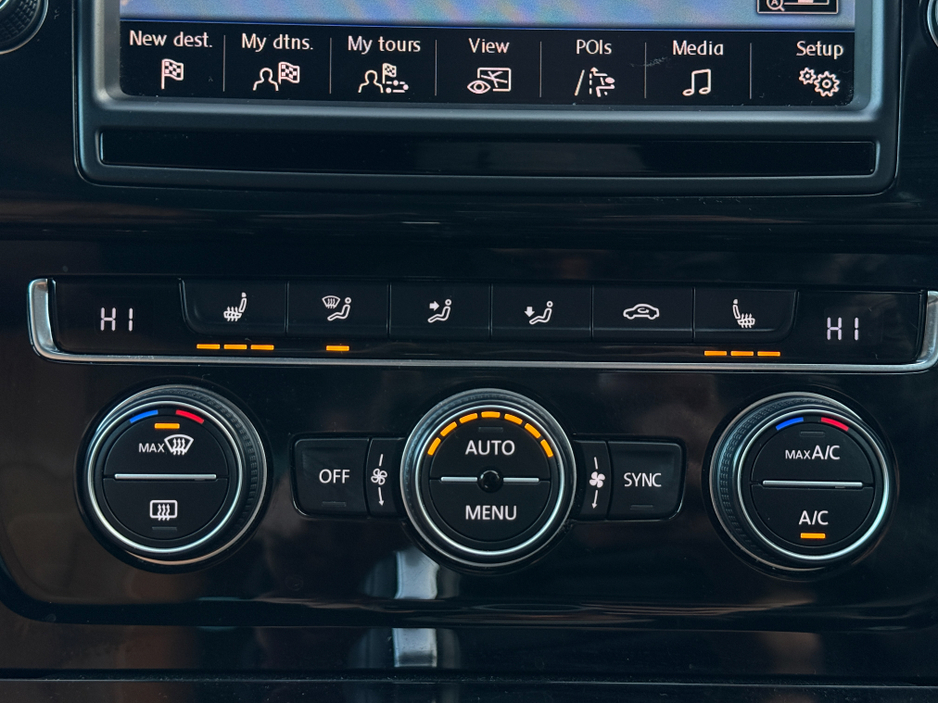 2015 Volkswagen Golf - image 13