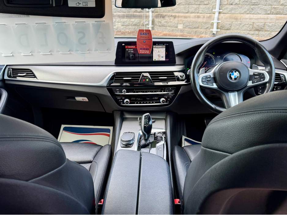 2018 BMW 5 Series - image 11
