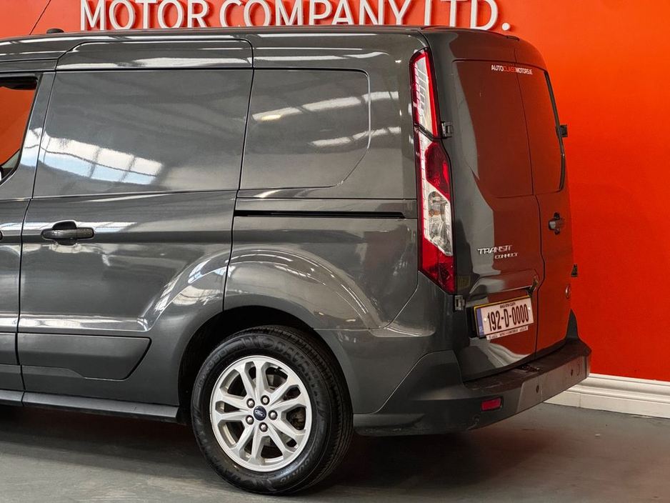 2019 Ford Transit Connect - image 5