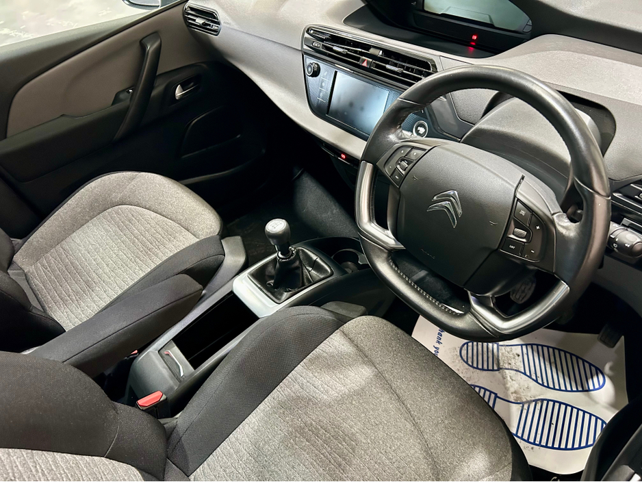 2016 Citroen Grand C4 Picasso - image 3