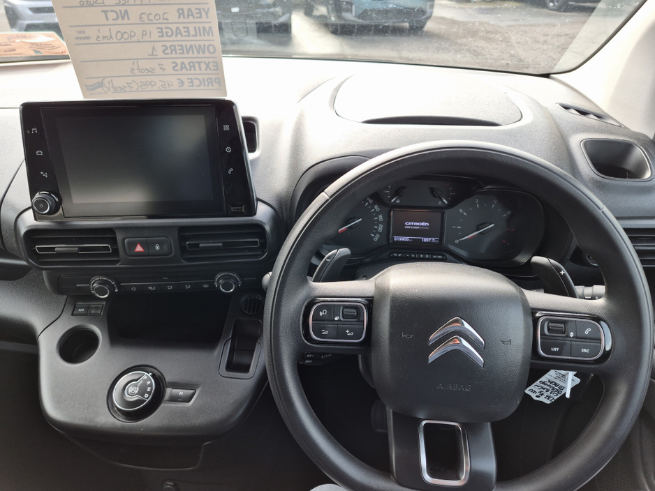 2023 Citroen Berlingo - image 6