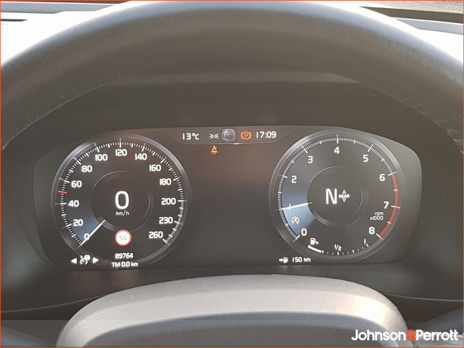 2020 Volvo XC40 - image 21