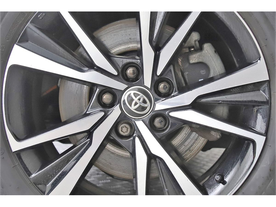 2024 Toyota C-HR - image 27