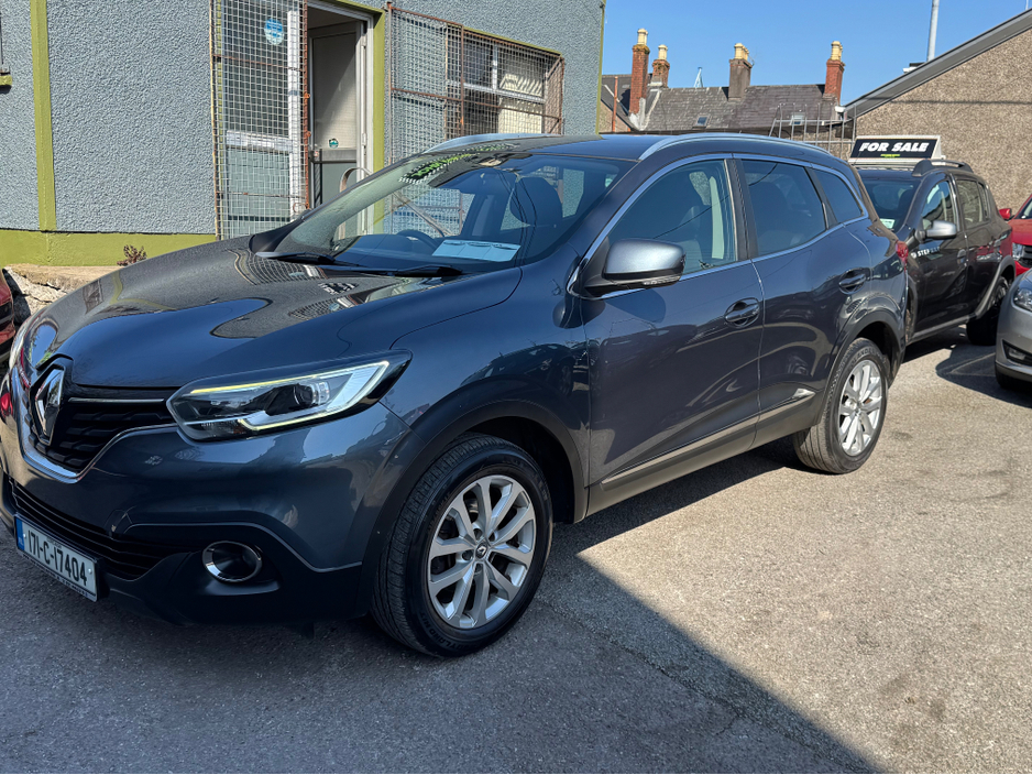 2017 Renault Kadjar - image 2