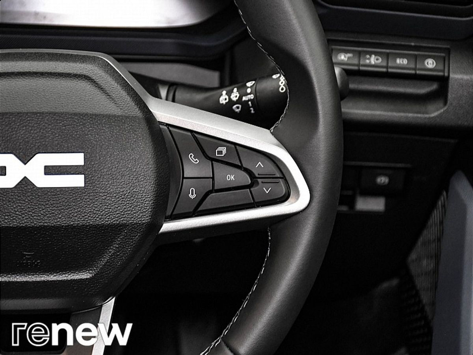 2025 Dacia Duster - image 20