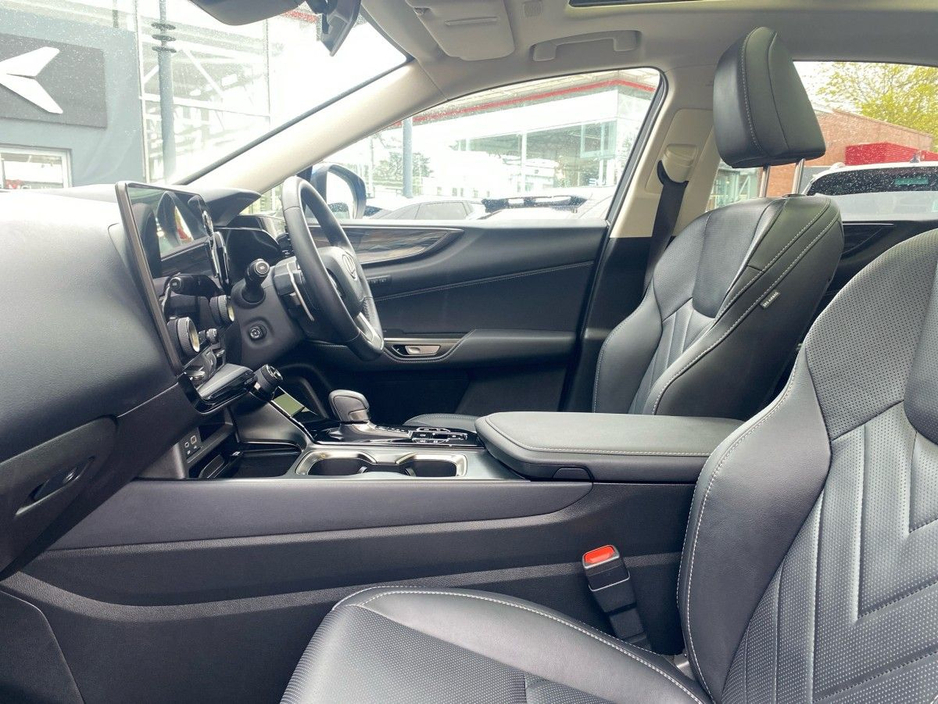 2025 Lexus NX 450 h+ - image 14