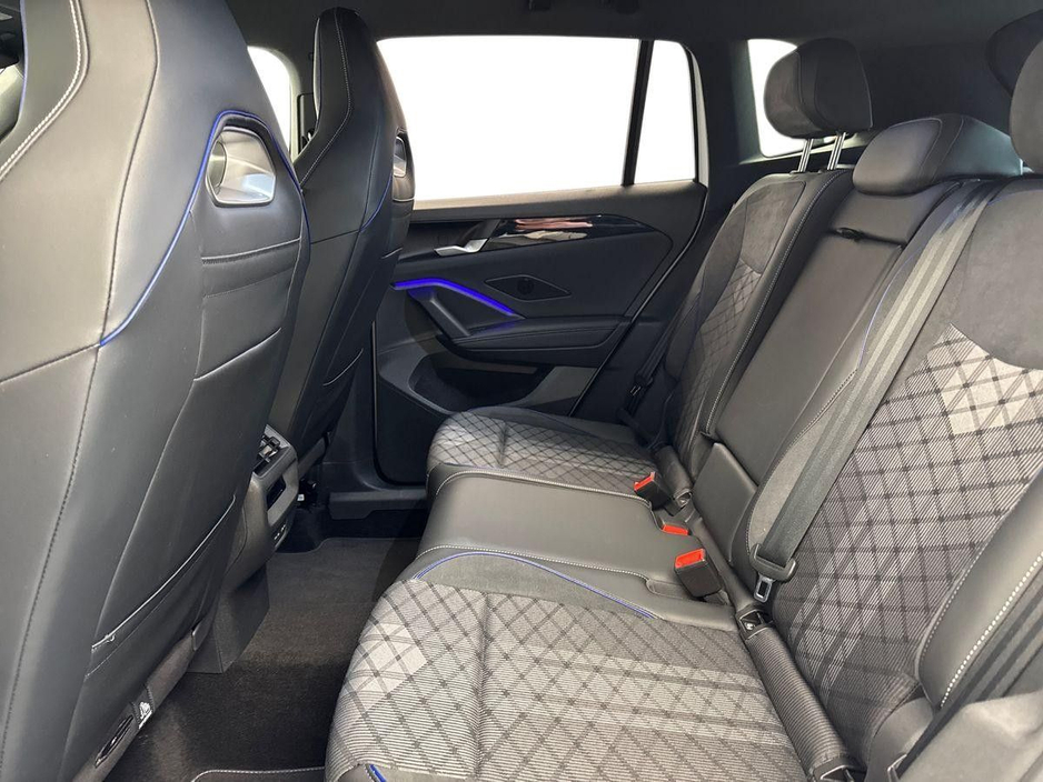 2024 Volkswagen Tiguan - image 10