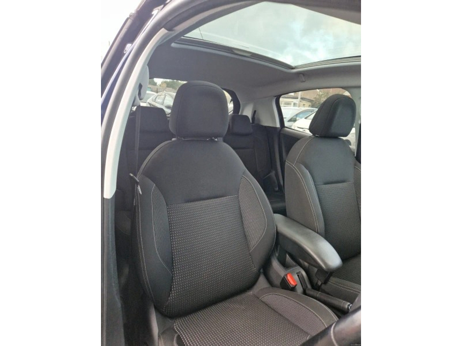 2017 Peugeot 208 1.2l Auto| Panoramic roof €10,950