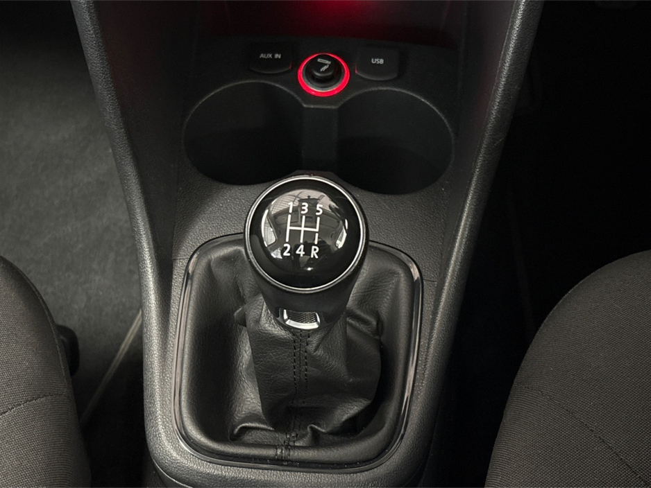 2017 Volkswagen Polo - image 17