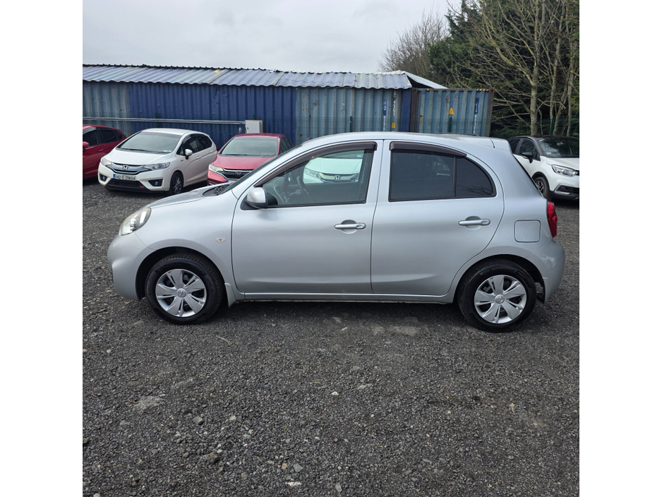 2016 Nissan March - image 6