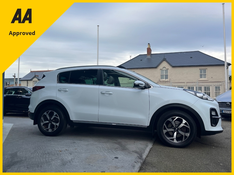 2020 Kia Sportage - image 4