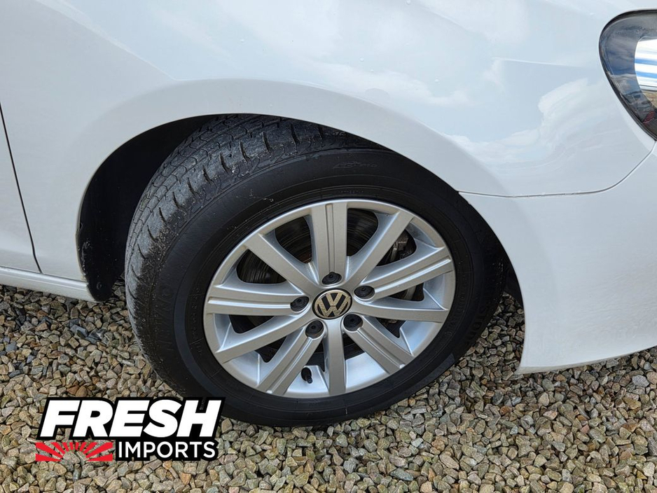 2013 Volkswagen Golf - image 19