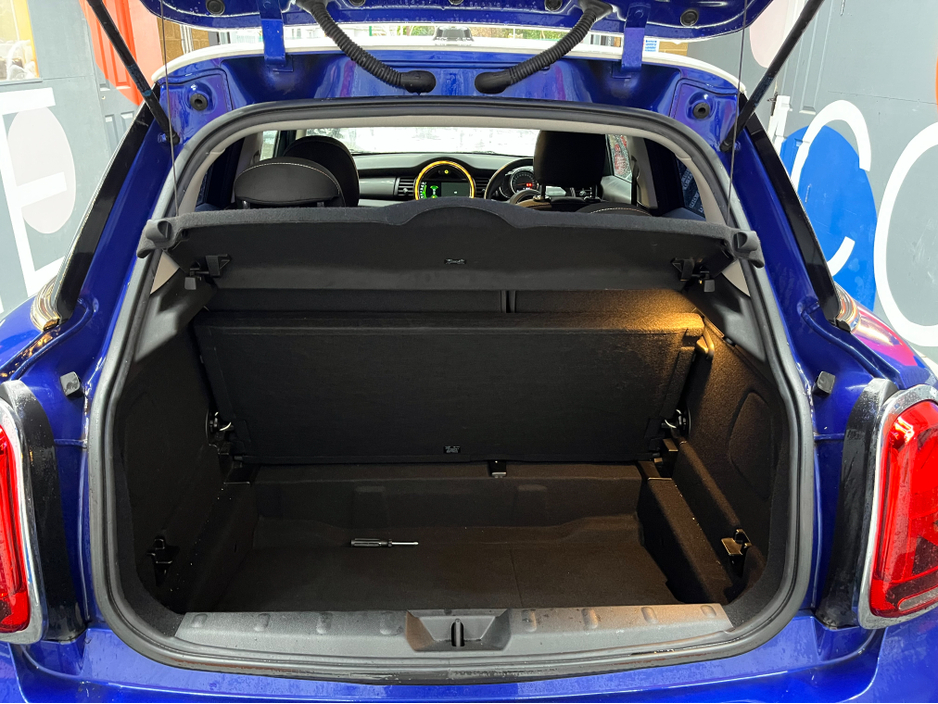 2018 MINI Cooper D €16950! 2018 MINI COOPER D 1.5 AUTOMATIC / REVERSE CAMERA / AMBIENT LIGHTS AND MORE €16,950