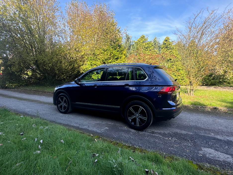 2017 Volkswagen Tiguan - image 4