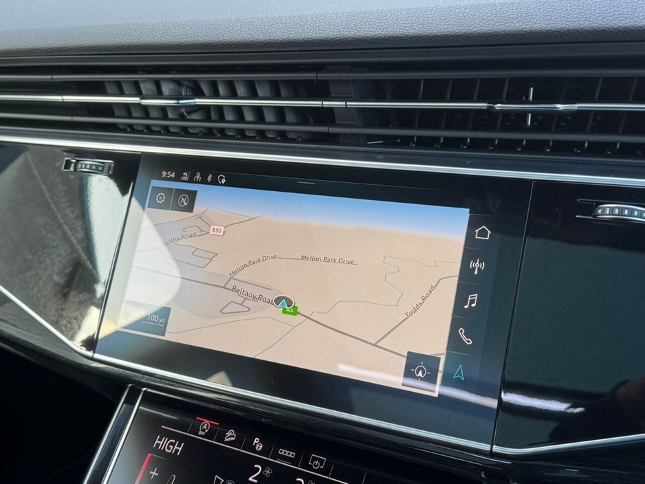 2021 Audi Q7 - image 12