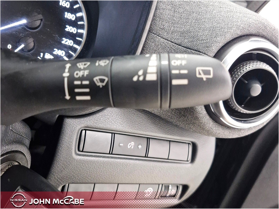 2025 Nissan Juke - image 25