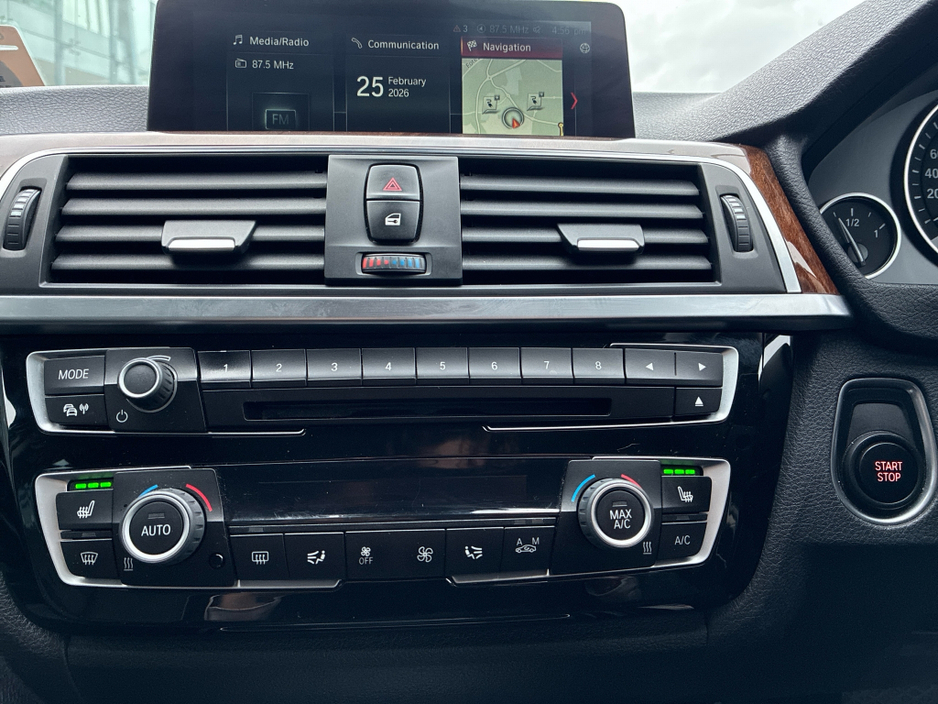 2016 BMW 3 Series - image 21