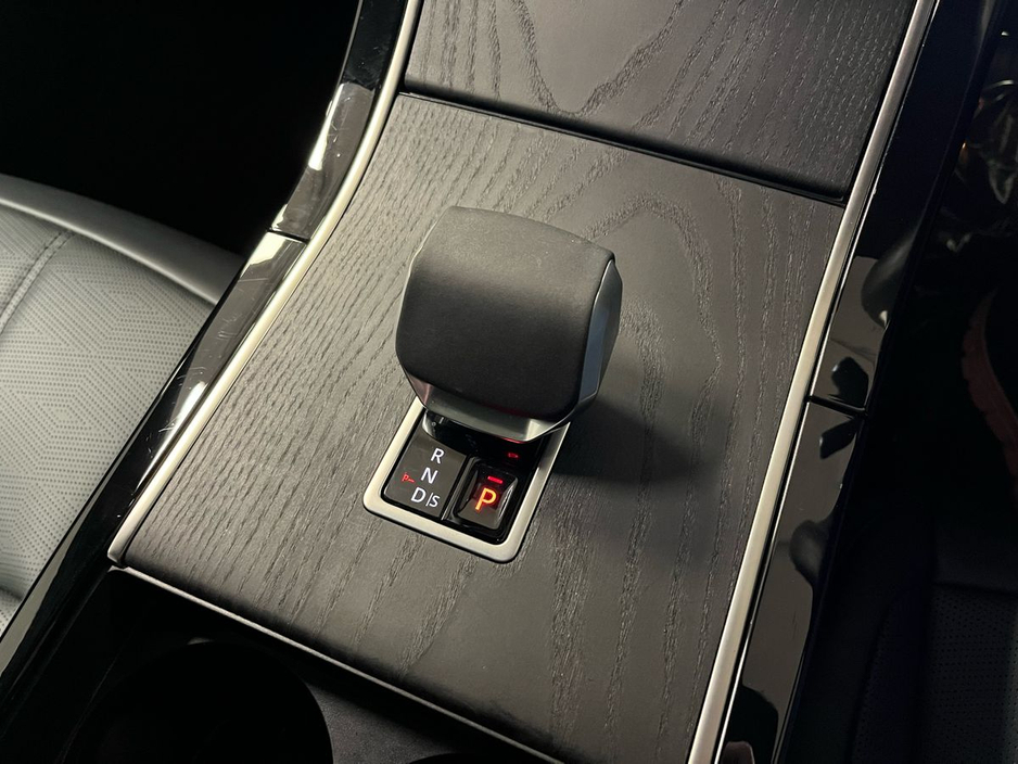 2025 Land Rover Range Rover Evoque Autobiography P300 AWD PHEV - HUGE SPEC - Reversing Camera - Panoramic Sunroof - Sat Nav - Climate Control - Electric Heated/Ventilated Memory Seats - Keyless Start - Apple CarPlay/Android Auto