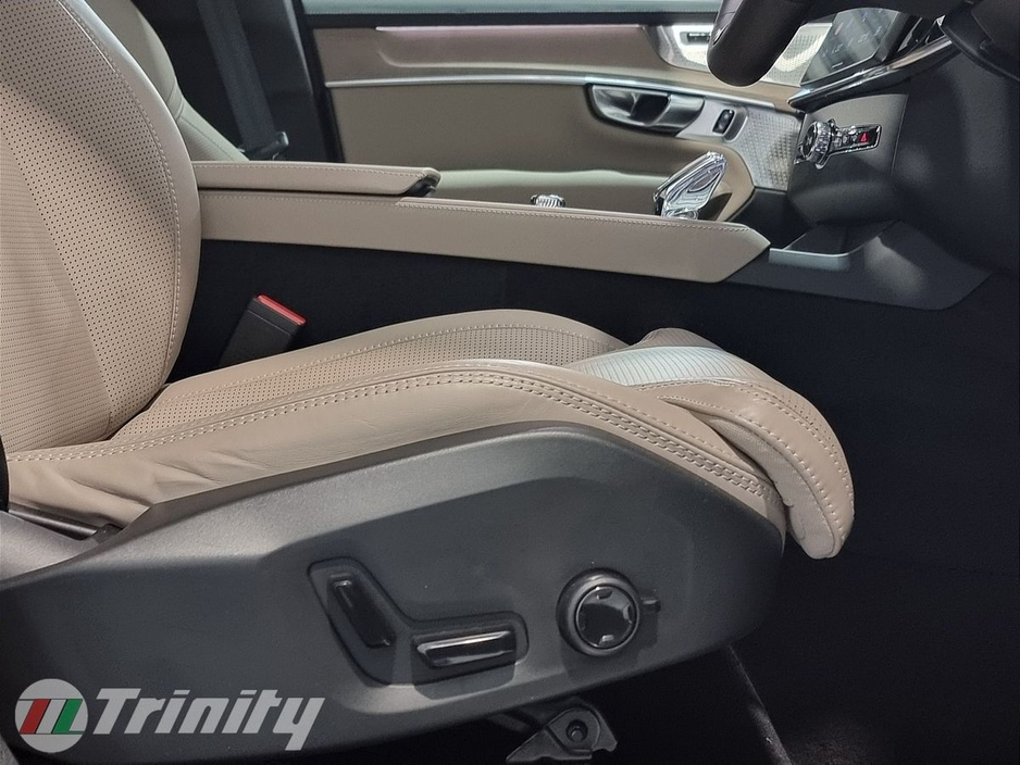 2025 Volvo XC90 * ULTRA * T8 2.0 PHEV * AWD * AUTOMATIC * STUNNING SUV * TRINITY VOLKSWAGEN *