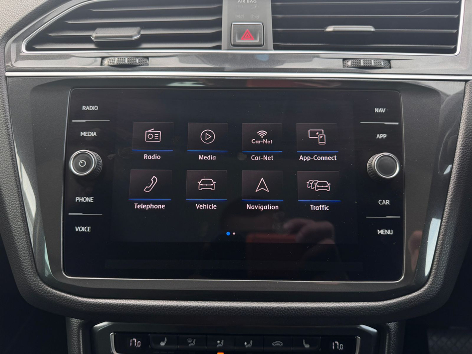 2018 Volkswagen Tiguan - image 23