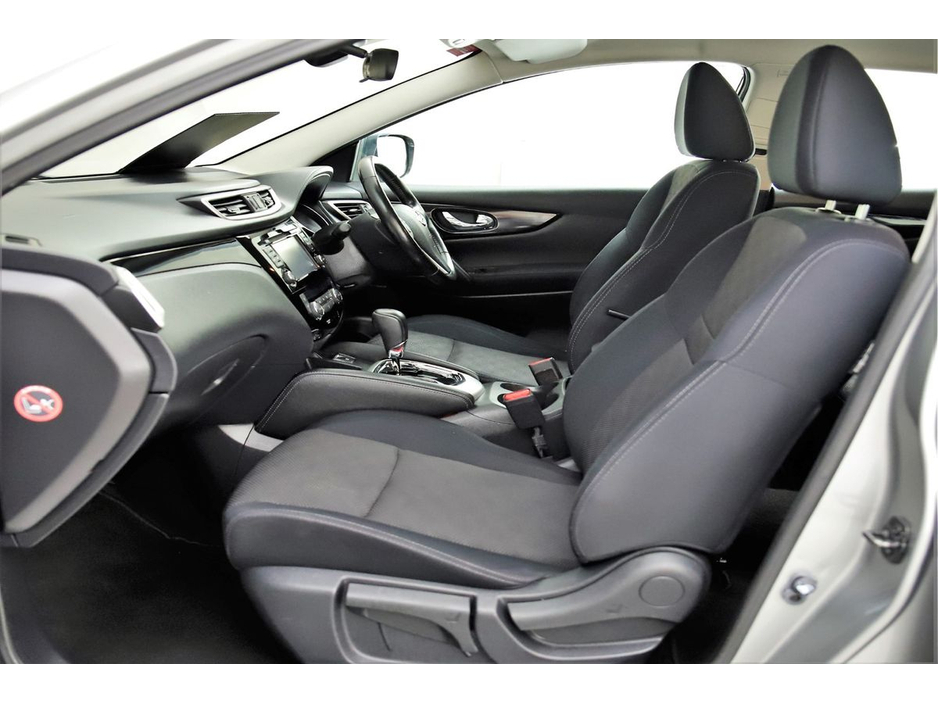 2016 Nissan Qashqai 1.2 SV CVT MY16 *GLASS ROOF*SAT NAV*REVERSE CAM* €14,890