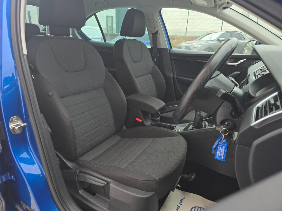 2015 Skoda Octavia - image 29