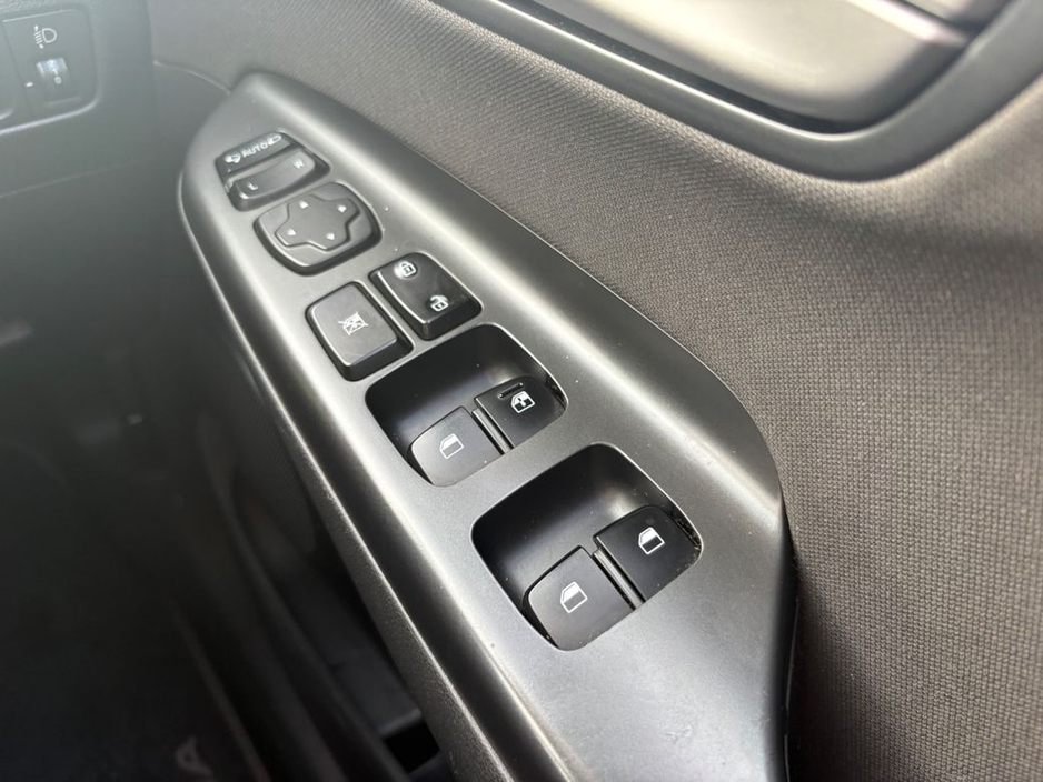 2020 Hyundai Kona Kauai Executive 5DR, Rear Parking Sensors, Air Conditioning, Bluetooth, Multi-Function Steering Wheel, Alloy Wheels, Lane Departure Warning, €21,900