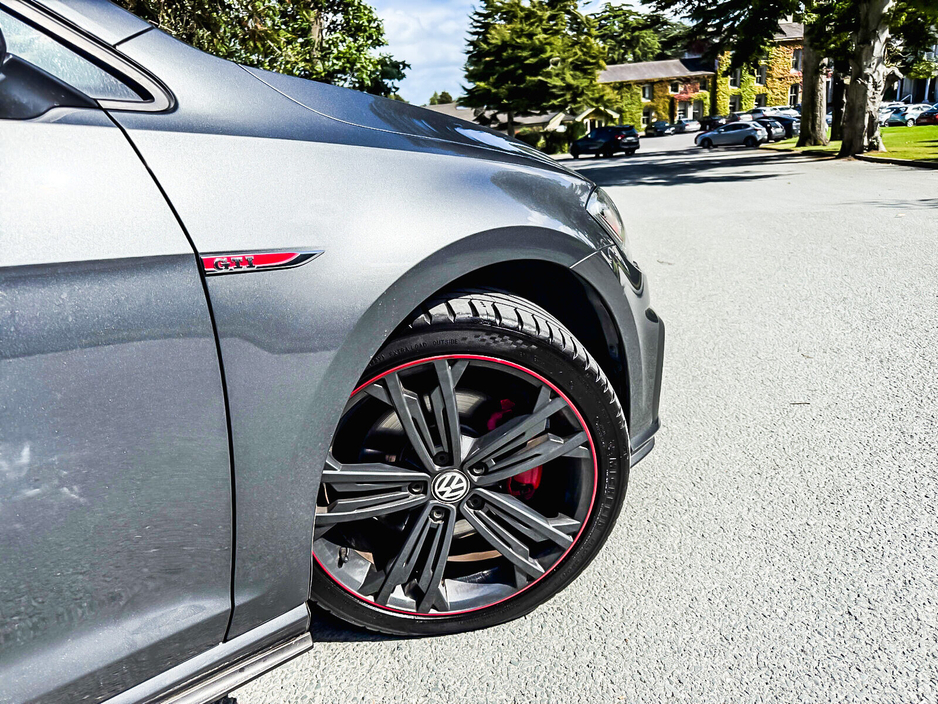 2018 Volkswagen Golf - image 23