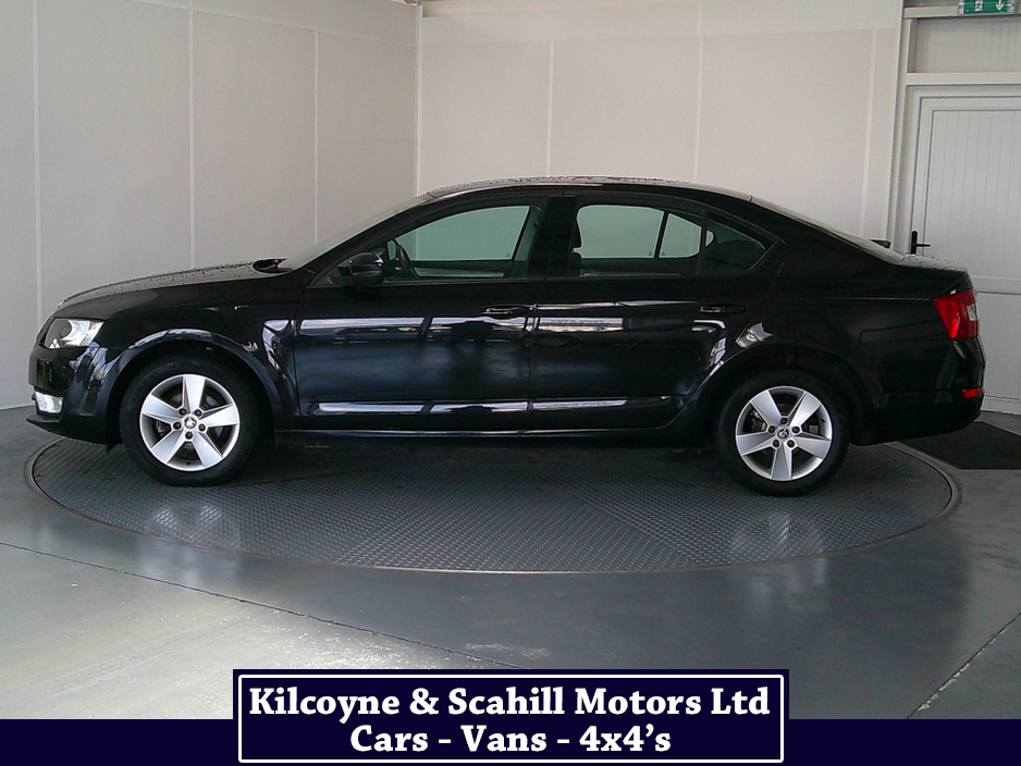 2015 Skoda Octavia - image 4