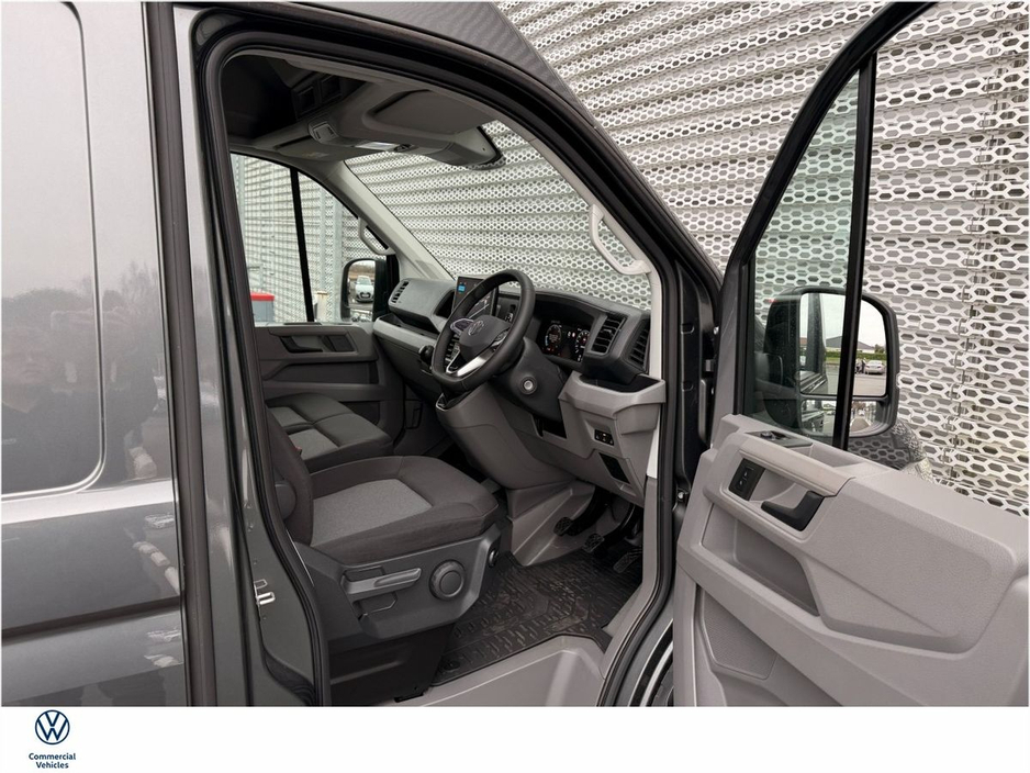 2026 Volkswagen Crafter - image 2