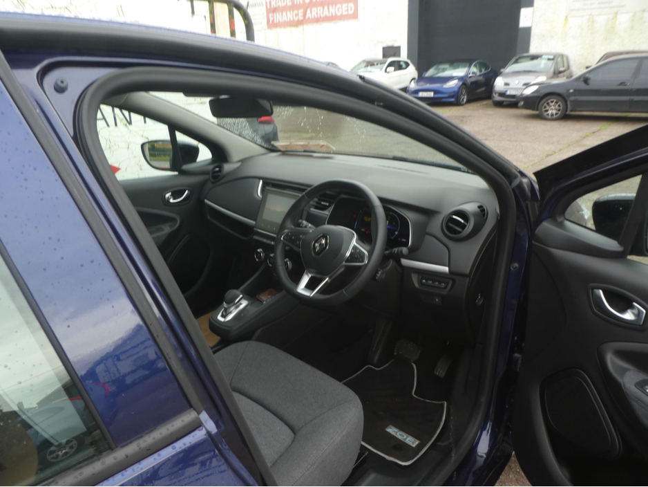2023 Renault Zoe - image 6