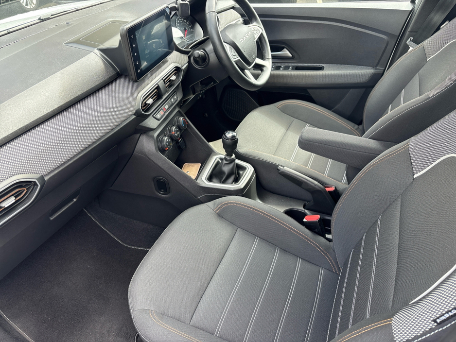 2024 Dacia Sandero - image 2