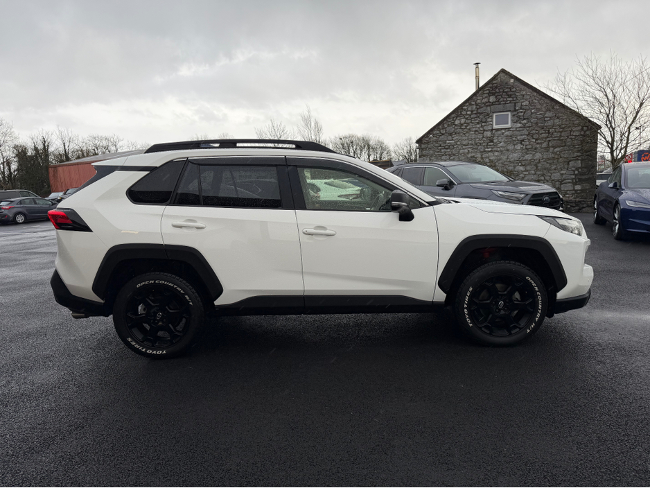 2023 Toyota Rav4 - image 8