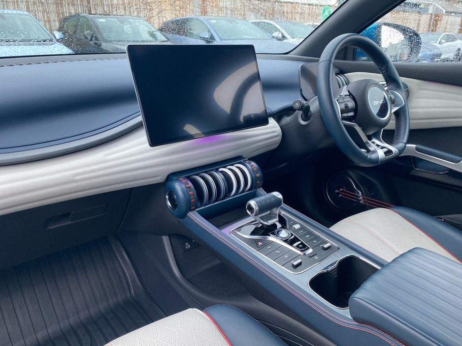 2023 BYD ATTO 3 - image 12