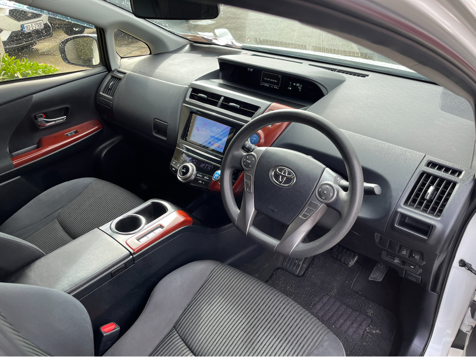 2016 Toyota Prius+ - image 16