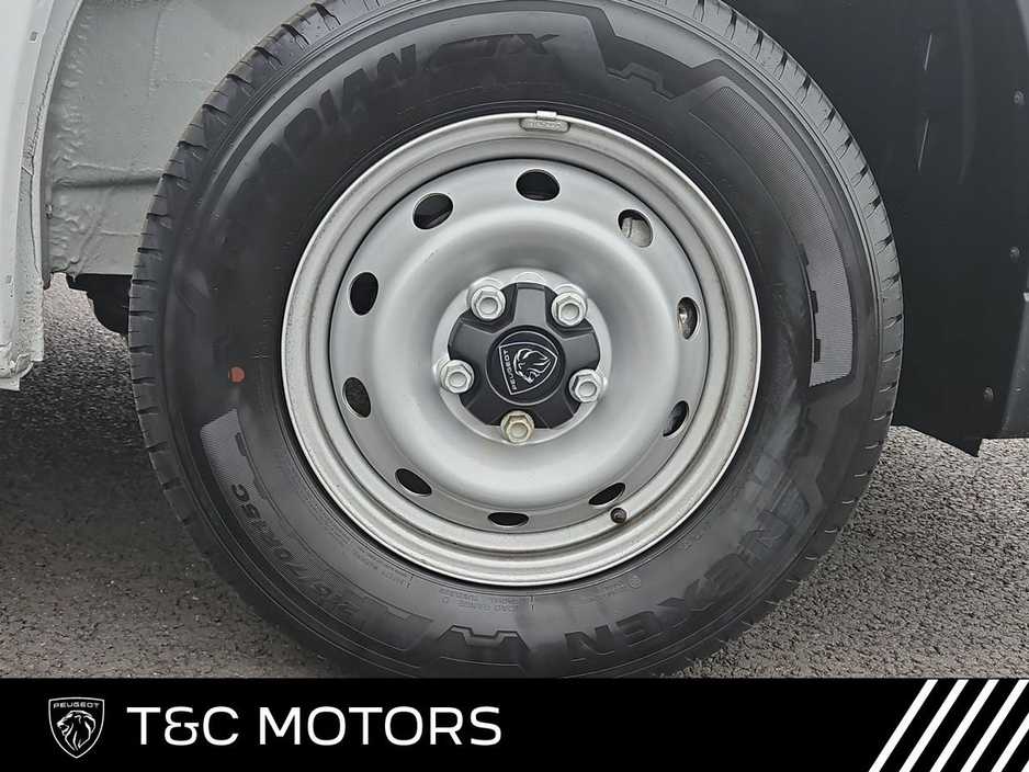 2026 Peugeot Boxer L2 H1 2.2 DIESEL *PLY LINED* Price is Ex Vat €32,350