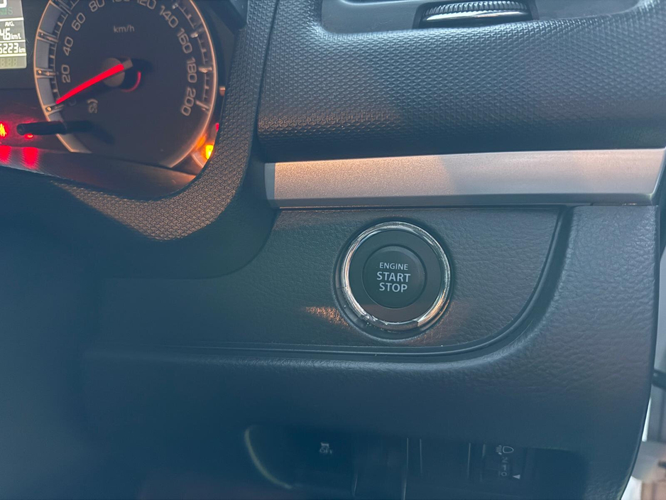 2014 Suzuki Swift - image 17