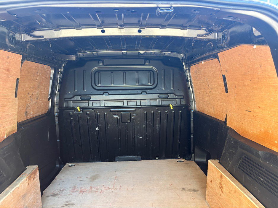 2023 Vauxhall Combo - image 17