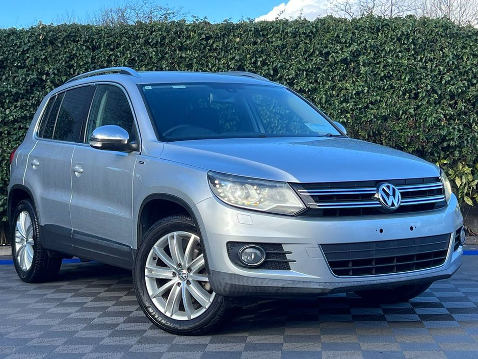 2015 Volkswagen Tiguan LOUNGE EDITION 1.2 TSI // FULL SERVICE HISTORY // 18" ALLOYS // REVERSE CAMERA €15,950